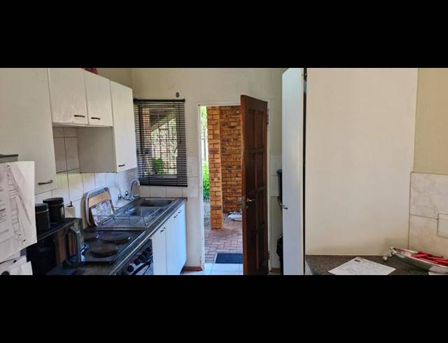 2 BEDROOM APARTMENT FOR SALE IN WILGEHEUWEL